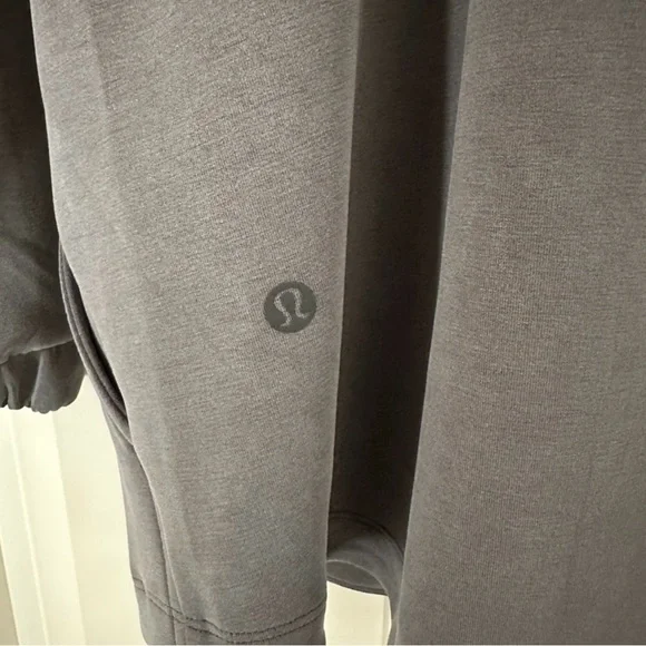 Lululemon Cinch-Waist Softstreme Jacket (Graphite Grey, 8) - Picture 7 of 10